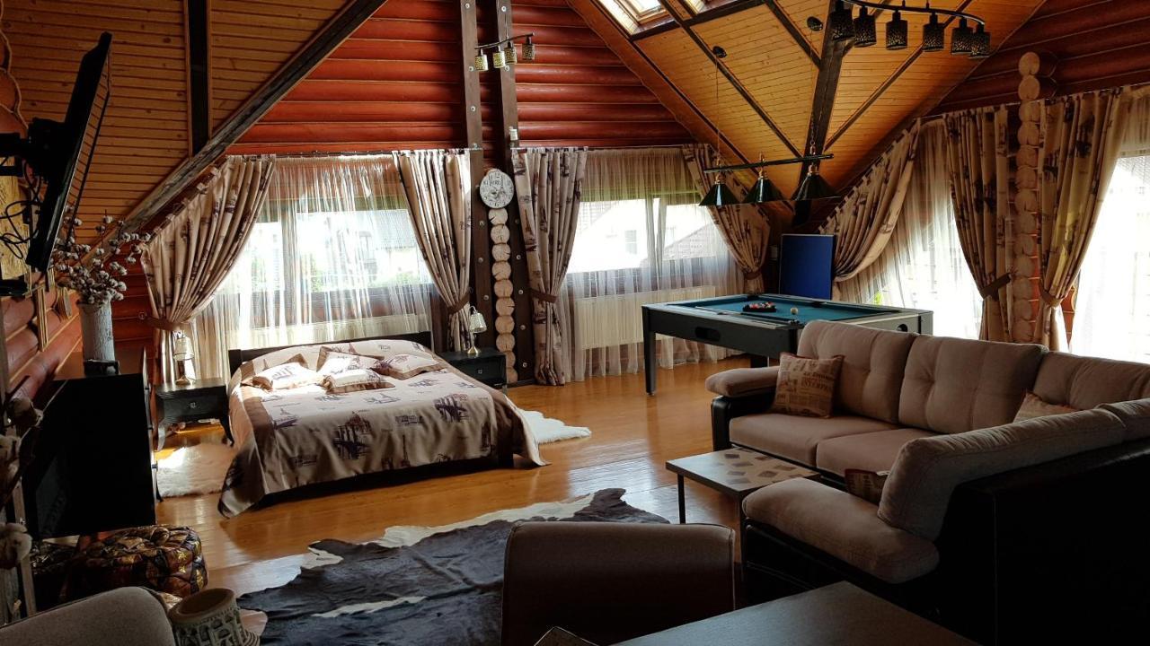 Luxury Apartments With Pool And Sauna In The Villa Csernyivci Kültér fotó