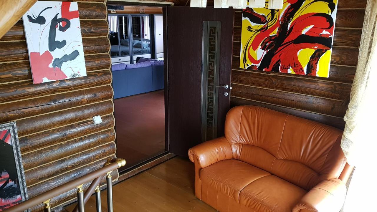 Luxury Apartments With Pool And Sauna In The Villa Csernyivci Kültér fotó
