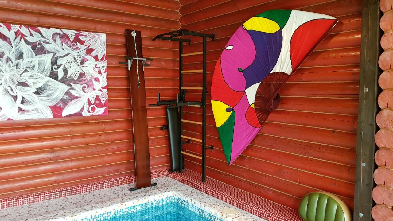 Luxury Apartments With Pool And Sauna In The Villa Csernyivci Kültér fotó