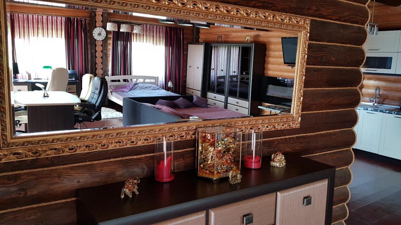 Luxury Apartments With Pool And Sauna In The Villa Csernyivci Kültér fotó