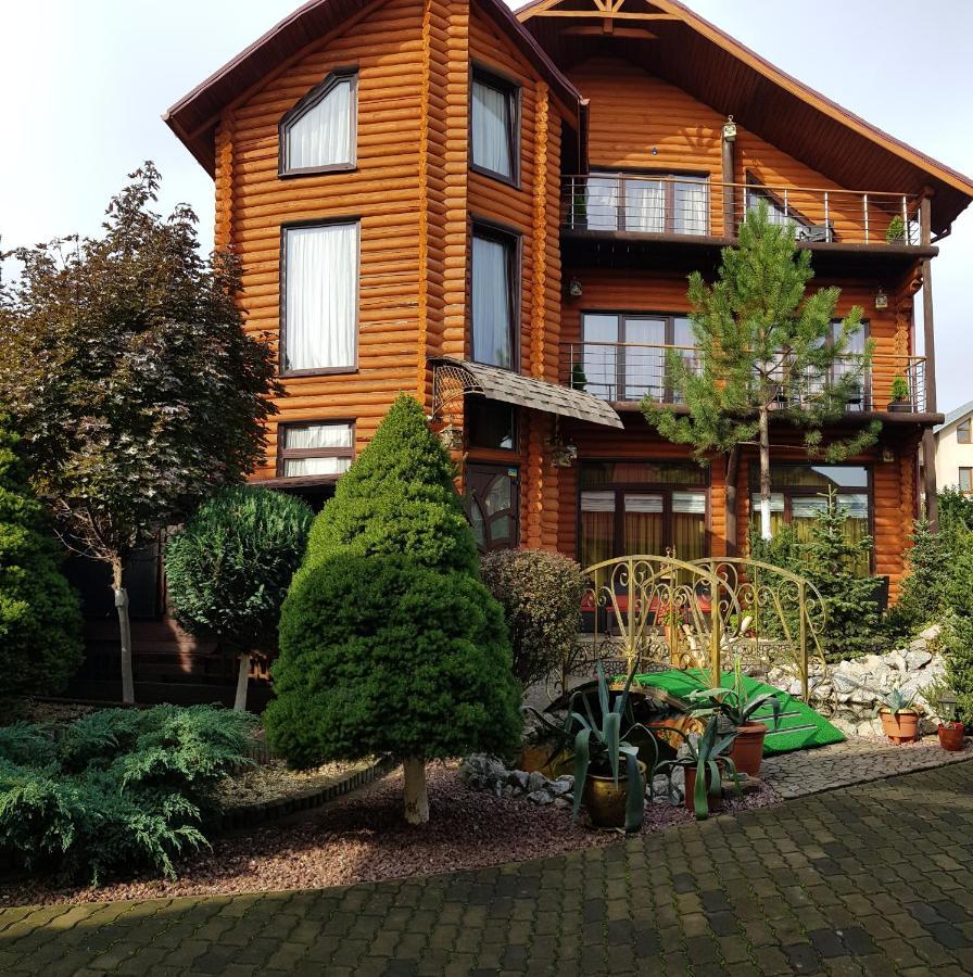 Luxury Apartments With Pool And Sauna In The Villa Csernyivci Kültér fotó