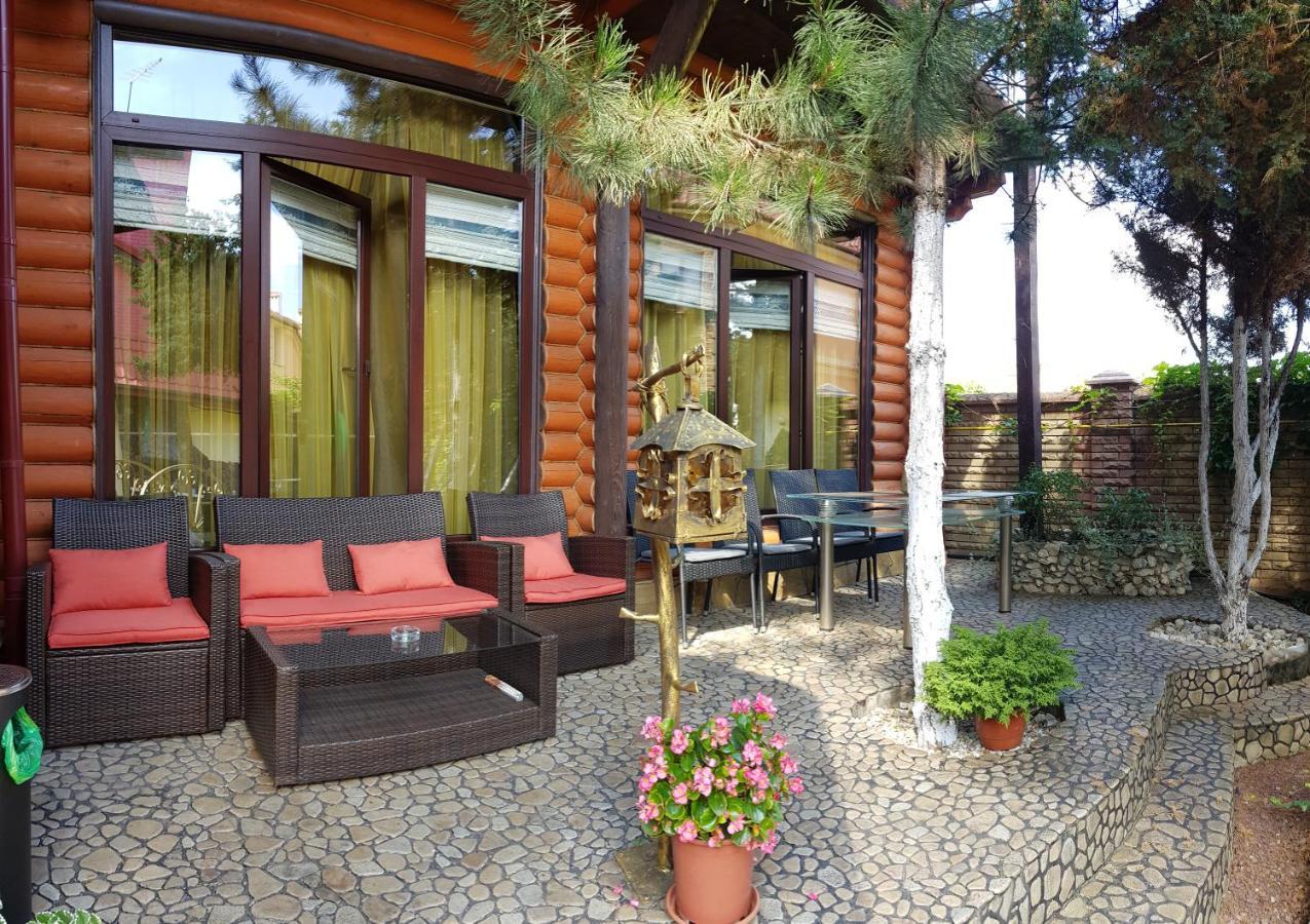 Luxury Apartments With Pool And Sauna In The Villa Csernyivci Kültér fotó